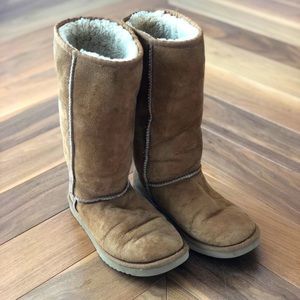 UGG Classic Tall Boot, size 7